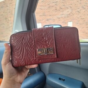 NUEVA DESDE MEXICO Embossed Floral Zip-Around Wallet in Deep Burgundy